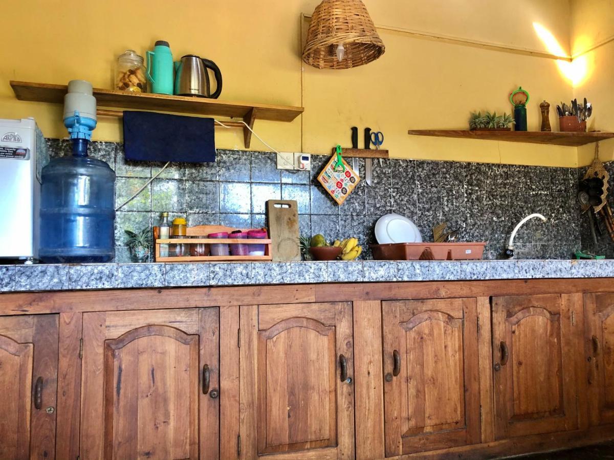 Kite House Cafe Bed & Breakfast Калпития Екстериор снимка
